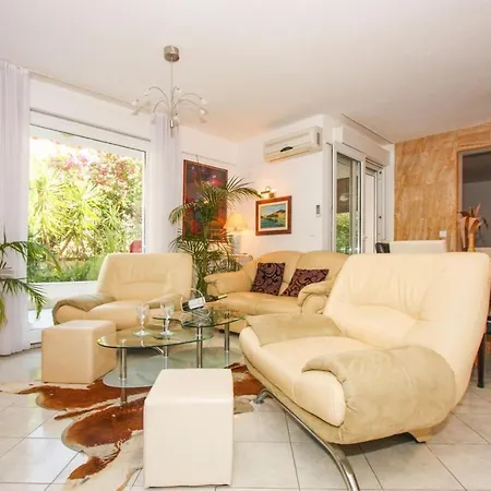 Green Paradise With Garden Apartment *